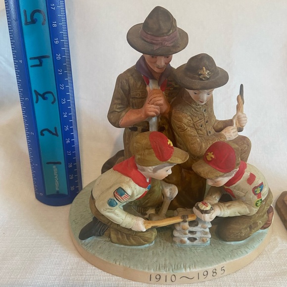 Boy Scouts Joseph Csatari 75th Anniversary 1984 Porcelain Figurine +Plus Figures - Picture 11 of 13